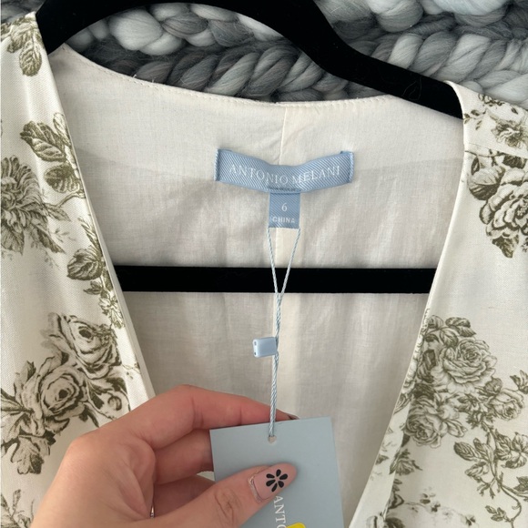 white & green floral wrap dress // antonio melani size 6 - Picture 3 of 7